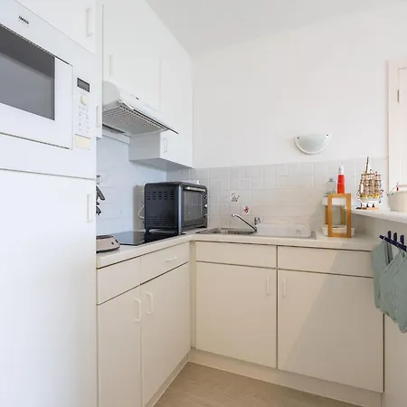 Daire Ground Floor With Sunny Terrace *