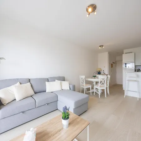 Ground Floor With Sunny Terrace Daire